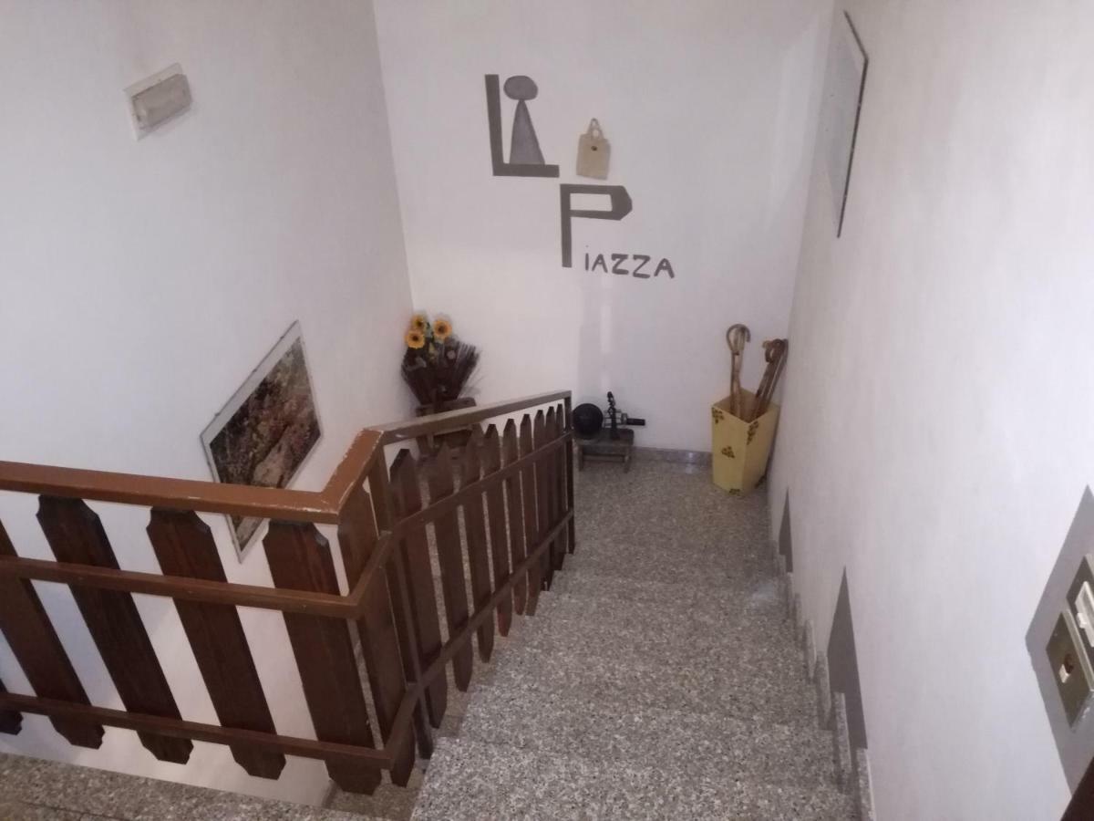 Casa Vacanze 'La Piazza' Vila Zone Exterior foto